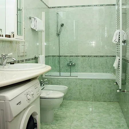 Victoria Aparthotel 3*